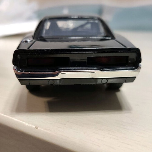 Dodge Charger 1970 1:32 toy car like new with sounds and lights