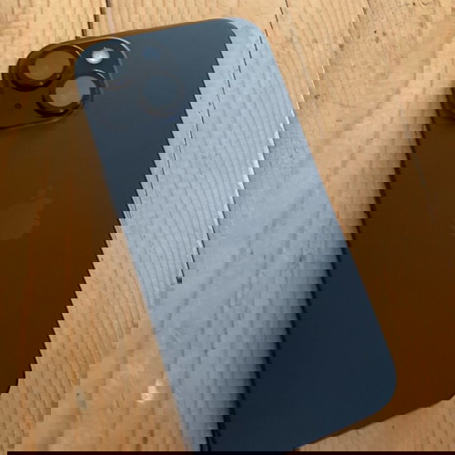 iPhone 15 с 128GB, батерия 100%, 1 година гаранция