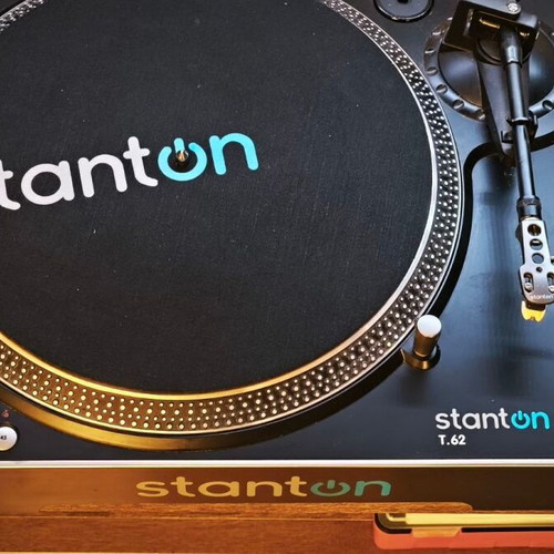 Stanton T.62 direct drive πικάπ σαν καινούργιο με Stanton 500.V3 και κάλυμμα