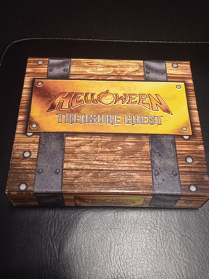 Helloween Treasure Chest Box Set used, limited edition 3CD metal