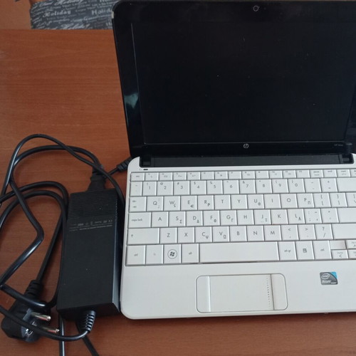 HP MINI 110-1100 laptop with Windows 7 Home Basic