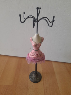 Jewelry hanger like new, pink