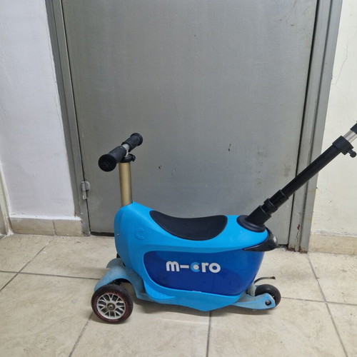 Παιδικό πατίνι Micro Mini2Go Deluxe Plus, μπλε
