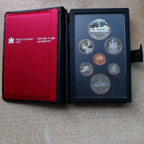 Collectible Uncirculated Canadian Coins 1984 Set Like New
