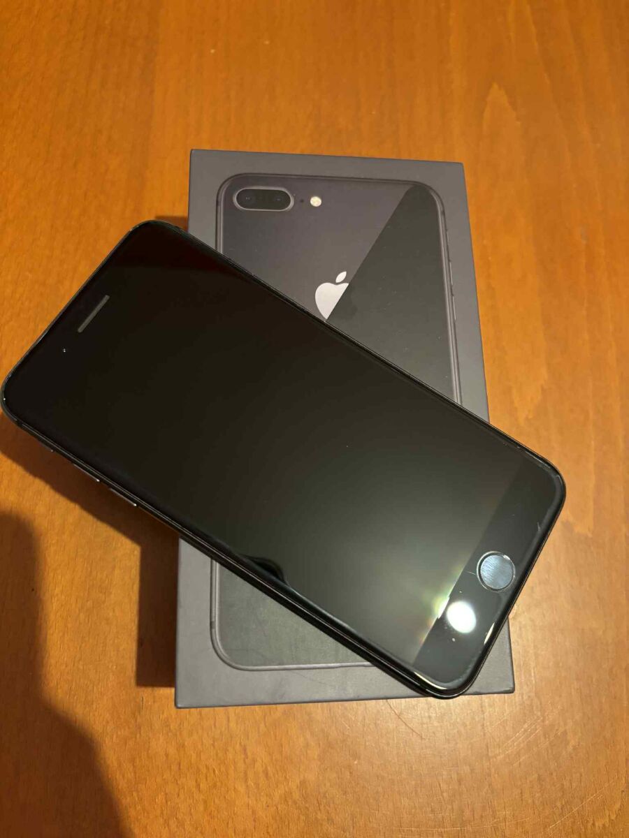 iPhone 8 Plus used space grey 64GB - € 100,00 - Vendora.cy