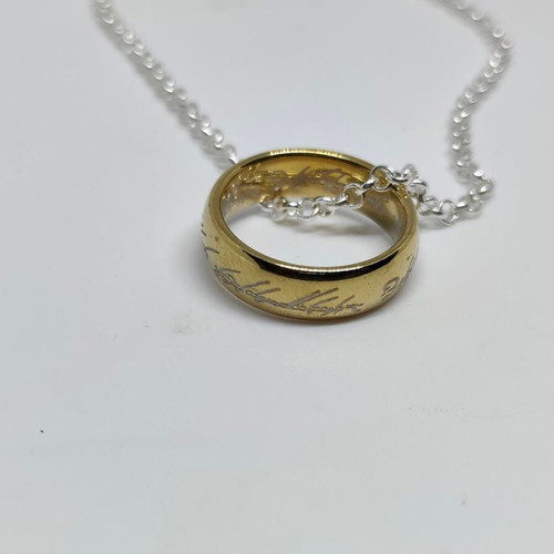 The One Ring necklace like new, Lord of the Rings fan jewelry