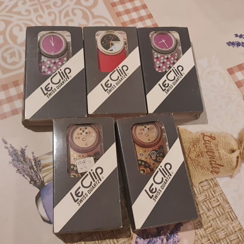 Le Clip Swiss Quartz watch pack of 30 like new