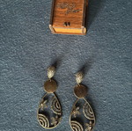Earrings with rhinestones like new, gold-colored
