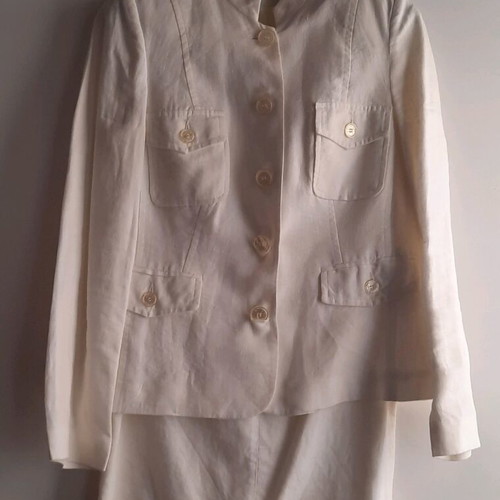 Lola suit set 100% linen size 36 like new, white jacket and skirt