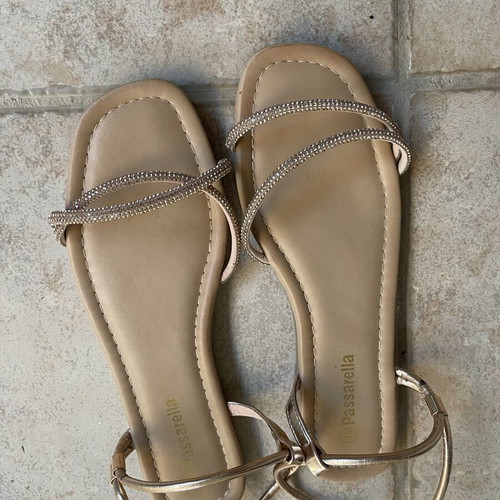 Women's sandals used, size 40, gold color