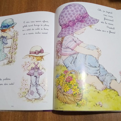 Sarah Kay album used with illustrations, Romanian language