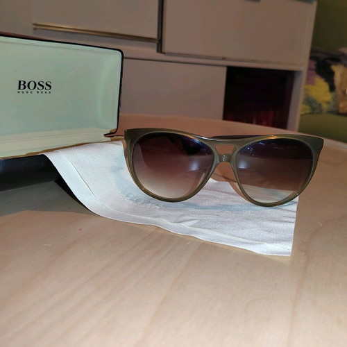 Hugo Boss 0360/S D74JS sunglasses like new, green/olive
