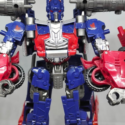 Transformer Optimus Prime collectible figure 18cm like new with box