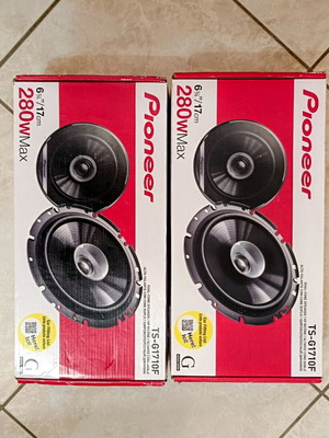 Pioneer speakers new, two pairs