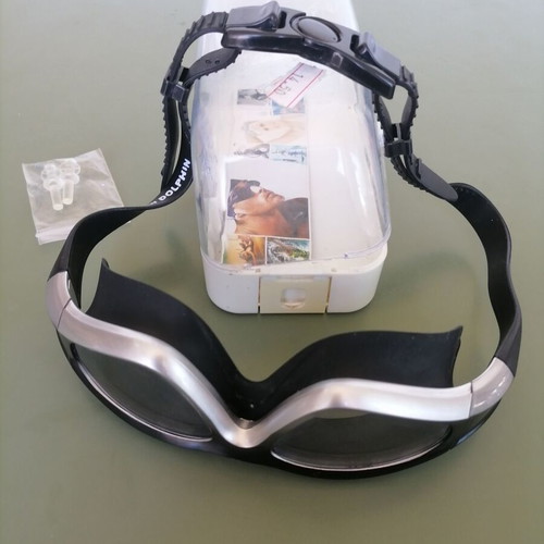 New Dolfin snorkeling mask black silicone straps