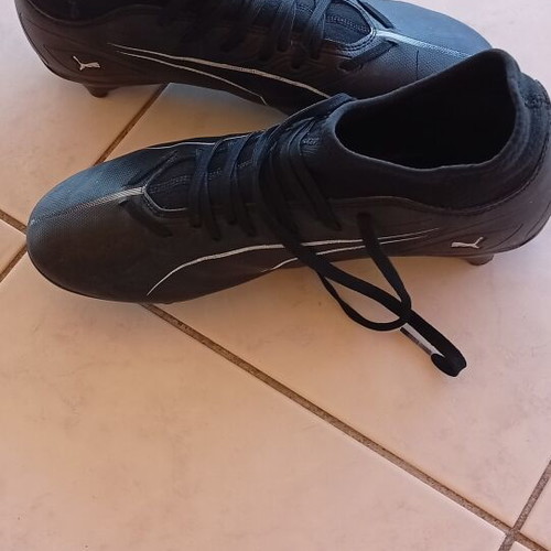 Puma football shoes used, black and white, size 41