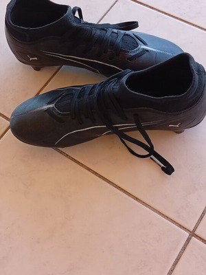 Puma football shoes used, black and white, size 41