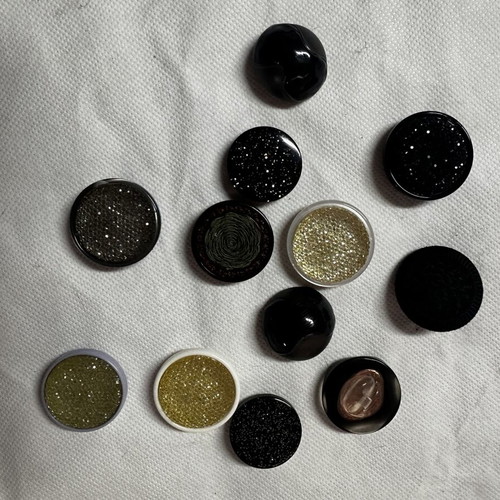 Sewing buttons like new, set of 12