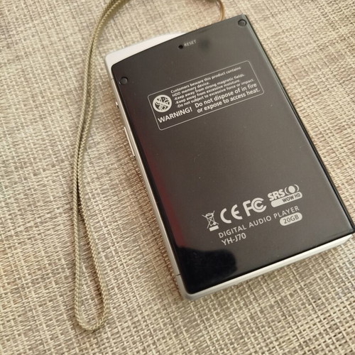 Samsung YH-J70 MP3 Player vintage used for parts or repair