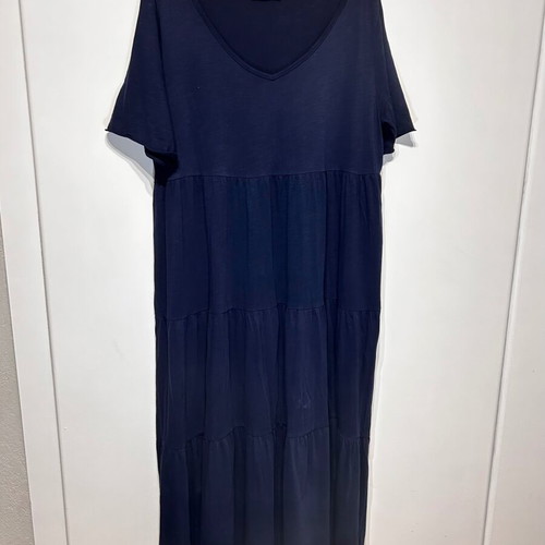 Dress blue navy with open neckline and ruffles like new