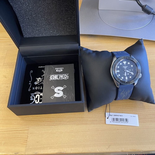 Seiko 5 One Piece Sabo men's automatic watch new, blue