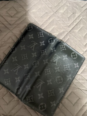 Louis Vuitton wallet used, black