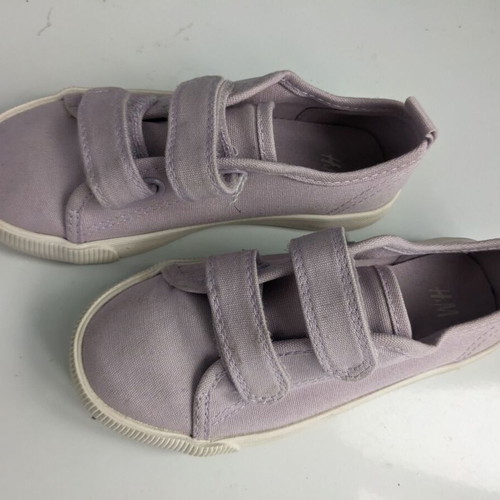 H&M girls' sneakers used purple size 27 with scratches