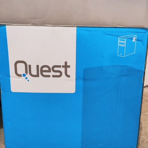 Quest computer like new with Acer 17" monitor and Microsoft mouse