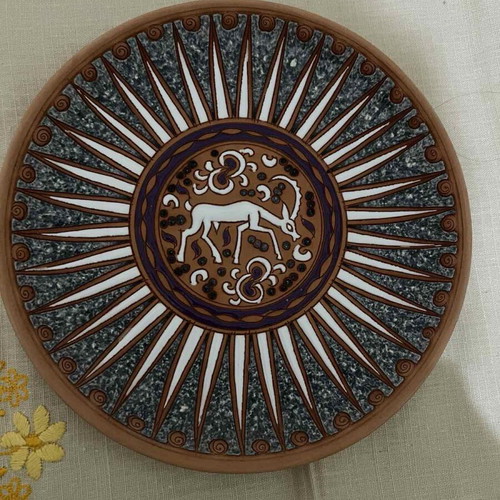 Bonis Pottery decorative wall plate like new 18 cm