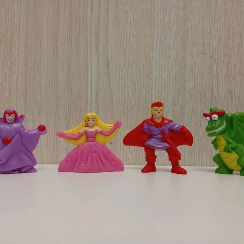 Kinder Surprise Heroic World Fairytale Figures used, set