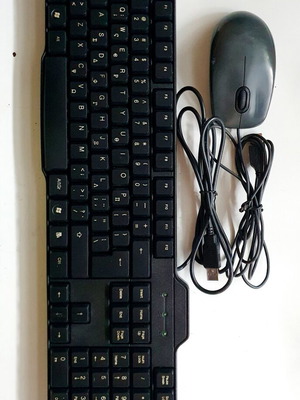 Ενσύρματο USB ποντίκι Logitech και Ελληνο-Αγγλικό USB πληκτρολόγιο