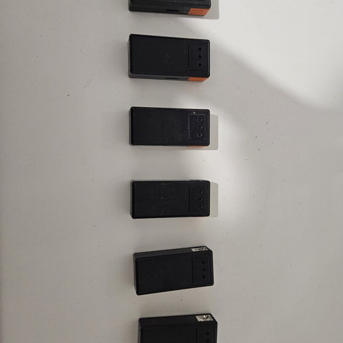 Flashlights like new, pack of 6, battery operated