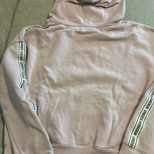 Underarmur hoodie used, soft pink for 12-year-old girl
