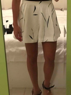 Keepsake Mini Skort L 100% Polyester Like New Black White