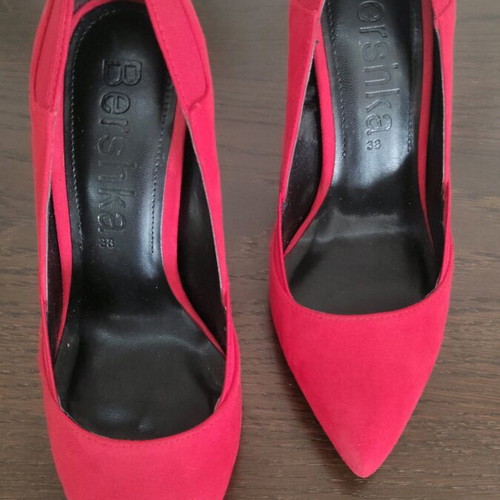 Red pumps size 38 like new
