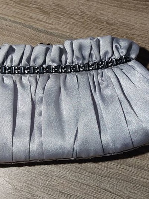 Satin silver bag used with stones and chain