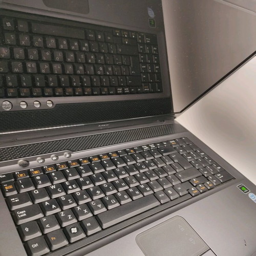 Turbo X M67SRU laptop with Intel Core 2 Duo and NVIDIA GeForce 8400M G