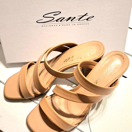 Sante sandals size 40 like new, tan with wooden heel