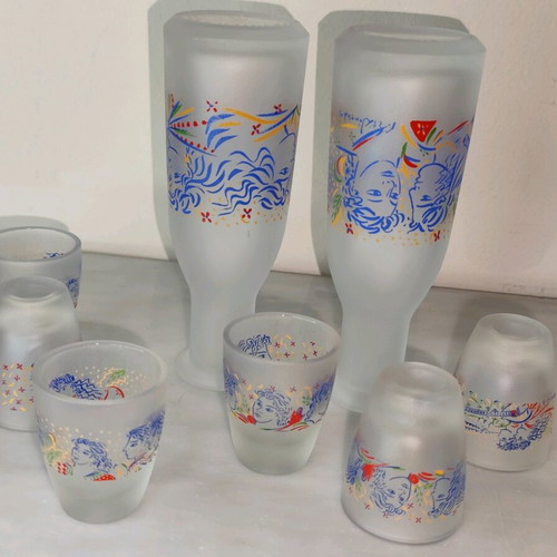 Set of 2 carafes and 6 shot glasses decorated with Giorgos Stathopoulos art