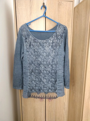 Italian blouse with lace and sequins like new