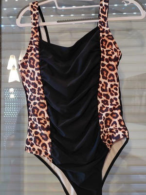 Women's black swimsuit with leopard details, removable chest padding
