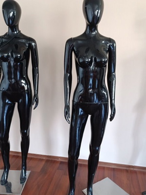 Mannequin dolls like new, display mannequins