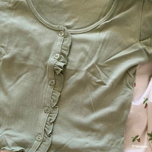 Set of 2 short-sleeve tops with ruffle details and buttons, new, size small