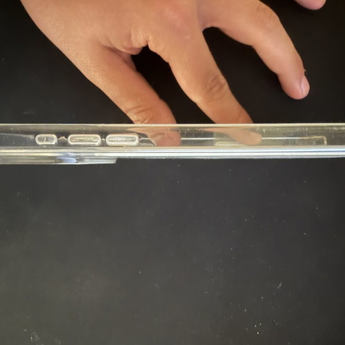 Apple Clear Case with MagSafe for iPhone 17 Pro Max used