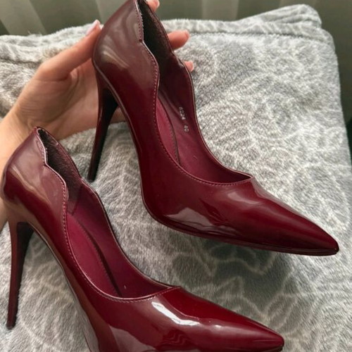 Patent leather pumps new, size 40