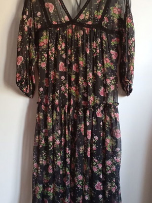 Stradivarius floral dress like new, sheer with black inner lining