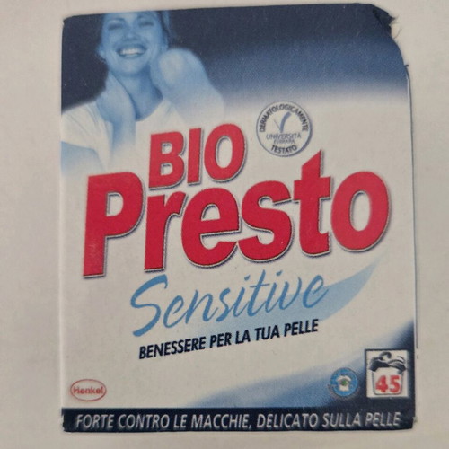 Fridge magnet new from Naples with detergent powder