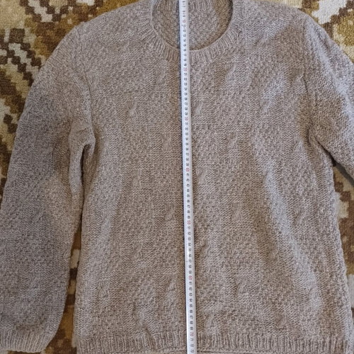 Hand Knitted Sweater like new, size M, beige, 100% wool