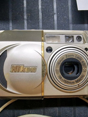Nikon Lite Touch 150 Zoom film camera like new