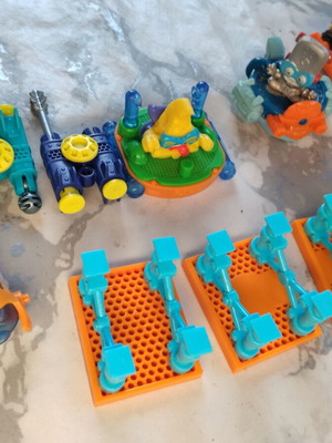 Super Zings figures used